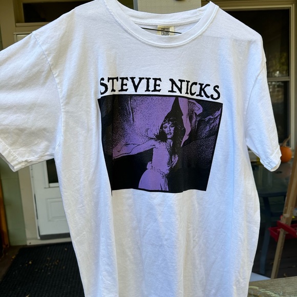 Size Large never worn Stevie Nicks shirt double side print - Picture 2 of 4